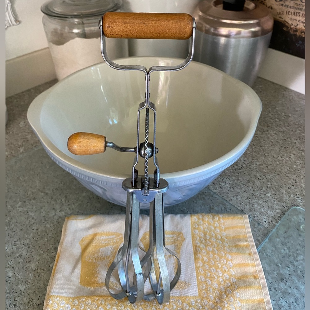 Vintage Wood Handled Tin Rotary Mixer/Egg Beater